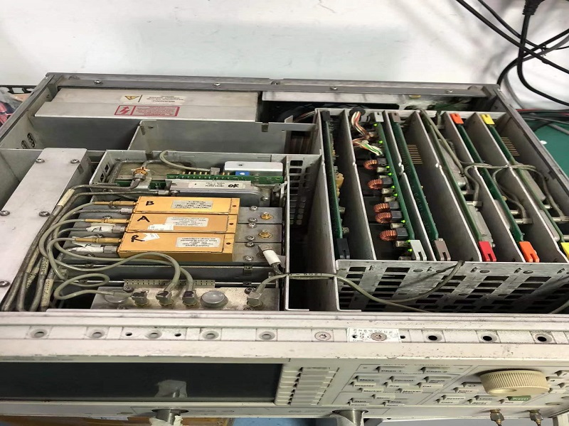 6253d838ba9be.jpg AGILENT和惠普網分儀.jpg