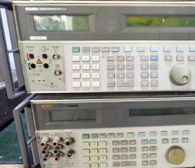 635f81be243f1.png 校準(zhǔn)儀FLUKE5500A 5520A.png